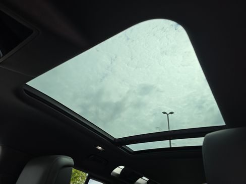 New 2026 Land Rover Defender 110 S image 29