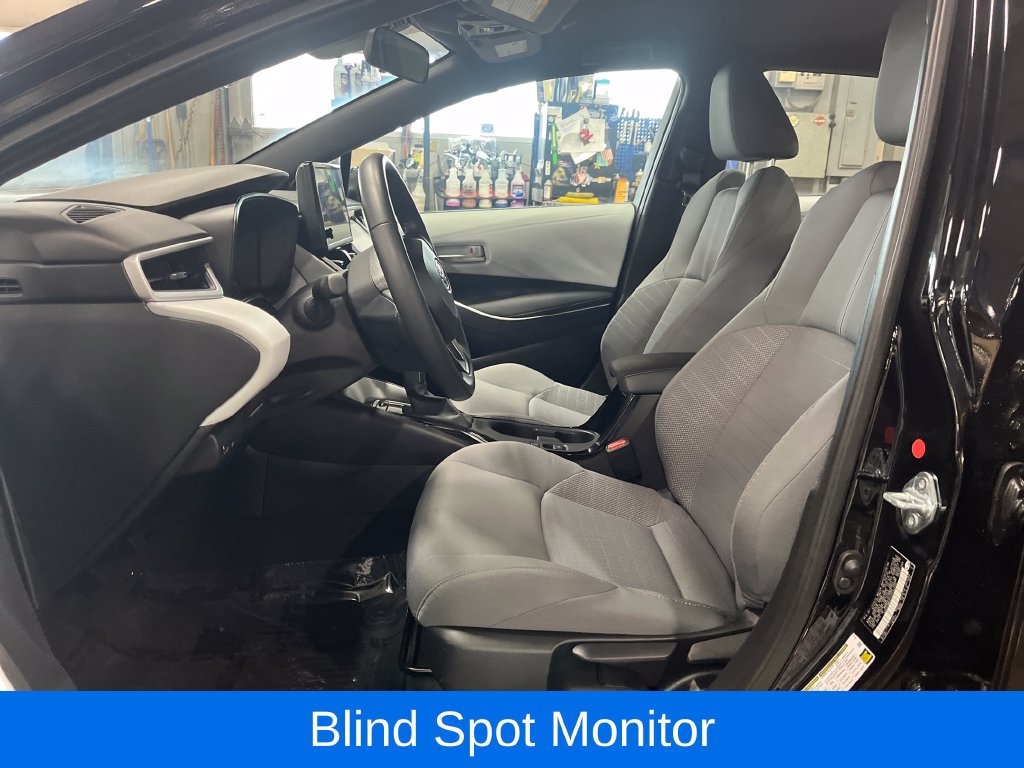 Used 2025 Toyota Corolla SE w/ Convenience Package FWD image 11