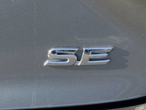 Used 2025 Toyota Camry SE FWD image 9