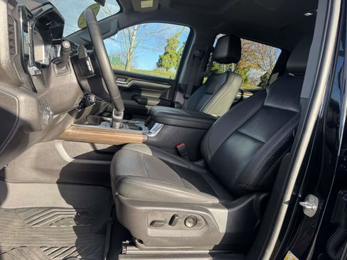 Used 2024 Chevrolet Silverado 1500 LT Trail Boss w/ Convenience Package II image 16