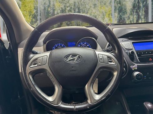 Used 2011 Hyundai Tucson GLS FWD image 18
