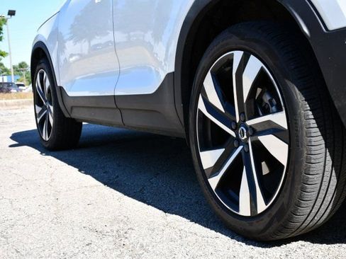 Used 2023 Volvo XC40 B5 Plus w/ Driver Assist Package AWD/4WD image 10