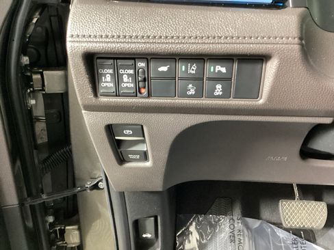 Used 2020 Honda Odyssey Elite image 22