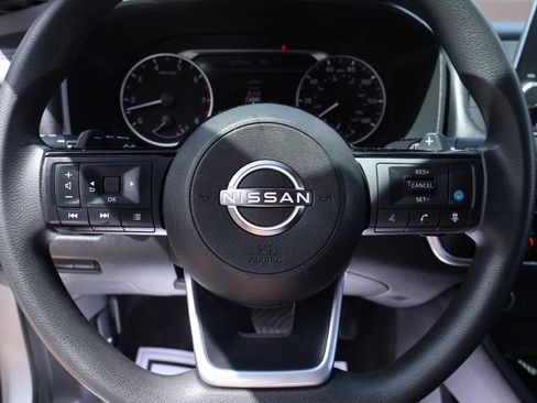 Used 2023 Nissan Rogue SV FWD image 26