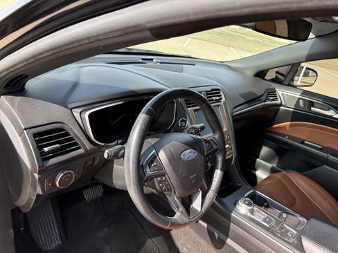 Used 2020 Ford Fusion Titanium image 14