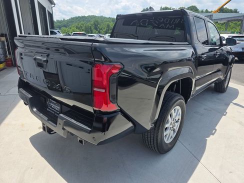 Used 2024 Toyota Tacoma SR5 AWD/4WD image 6
