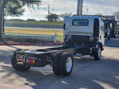 New 2024 Chevrolet Low Cab Forward image 12