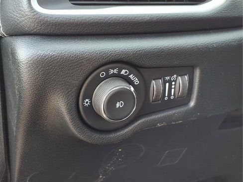 New 2026 Chrysler Pacifica Select FWD image 15