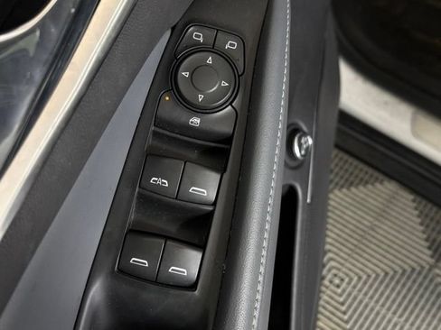 Used 2018 Buick Enclave Essence FWD image 30