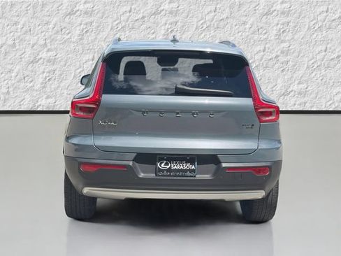 Used 2020 Volvo XC40 T5 Momentum w/ Protection Package Premier AWD/4WD image 4