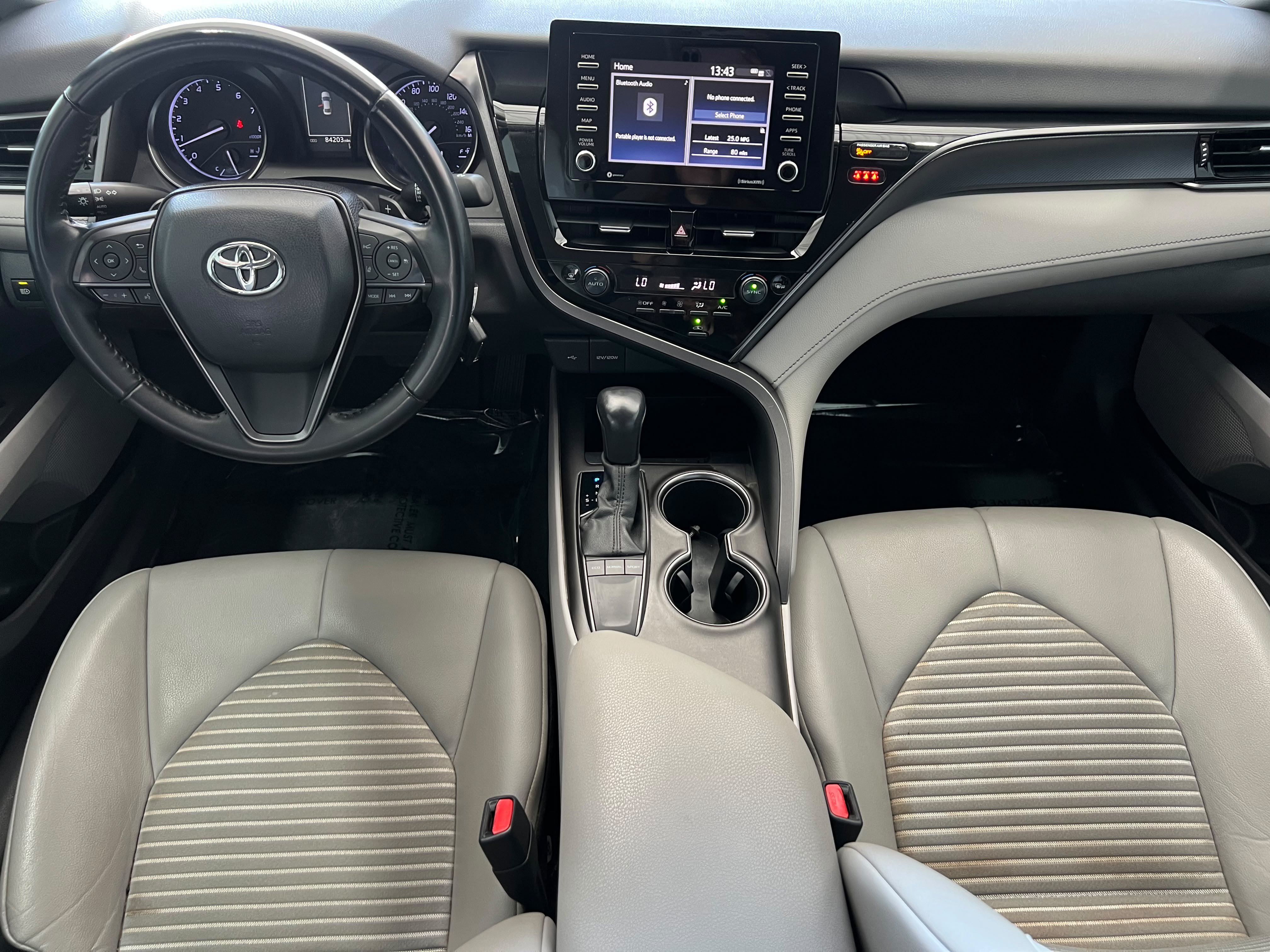 Used 2022 Toyota Camry SE w/ Carpet Mat Package (TMS) FWD image 17