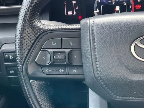 Used 2025 Toyota Tacoma SR image 22