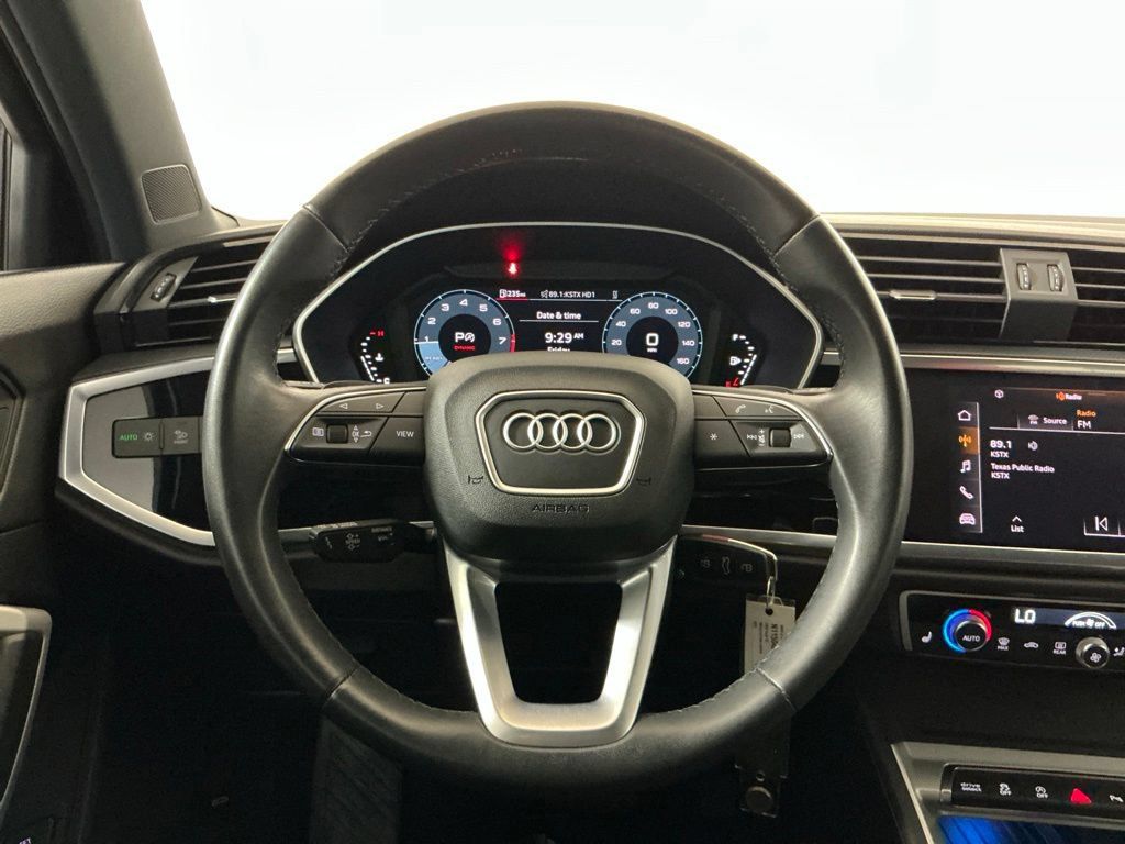 Used 2022 Audi Q3 2.0T Premium Plus w/ Premium Plus Package AWD/4WD image 16