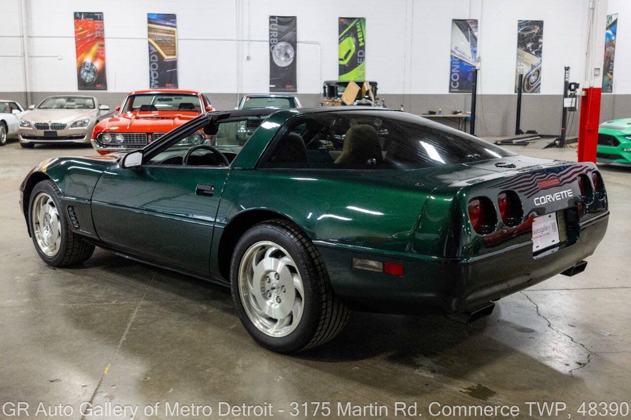 Used 1995 Chevrolet Corvette Coupe RWD image 5