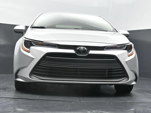 Used 2025 Toyota Corolla LE FWD image 42