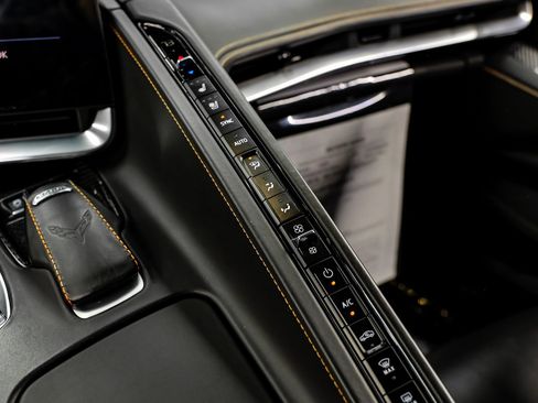 Used 2022 Chevrolet Corvette Stingray Premium Cpe w/ Z51 Performance Package image 33