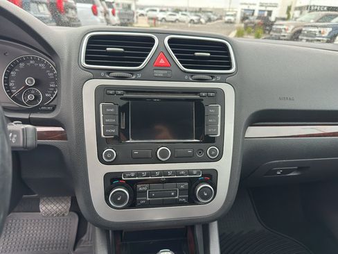 Used 2012 Volkswagen Eos Lux FWD image 22