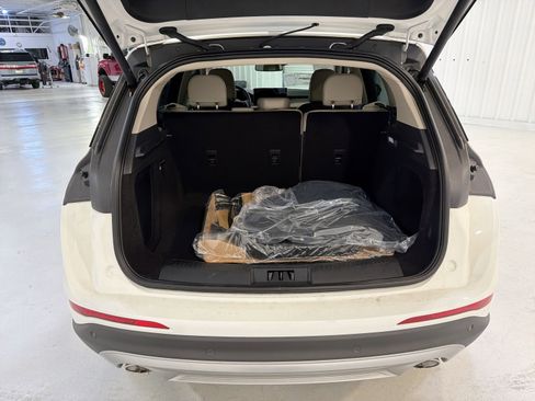 New 2026 Lincoln Corsair Premiere image 27