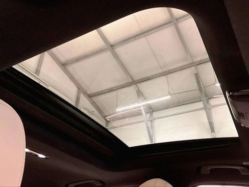 Used 2019 BMW 330i xDrive Sedan w/ Driving Assistance Package image 21