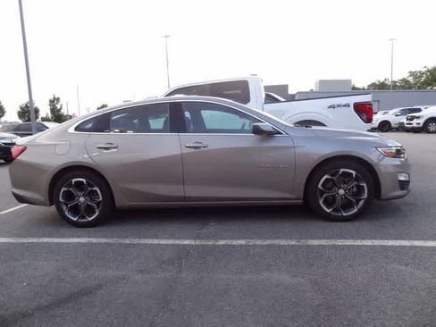Used 2023 Chevrolet Malibu LT FWD image 3