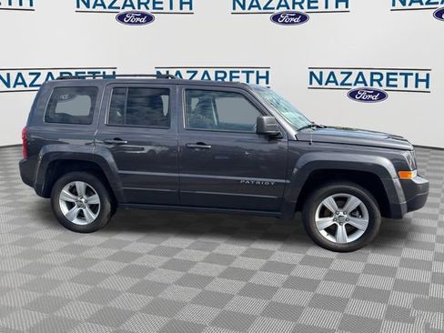 Used 2017 Jeep Patriot Latitude AWD/4WD image 8
