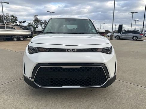 Used 2023 Kia Soul LX image 3