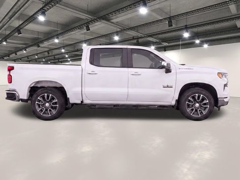 Used 2024 Chevrolet Silverado 1500 LT RWD image 8