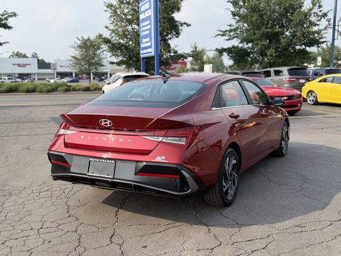Used 2025 Hyundai Elantra SEL FWD image 6