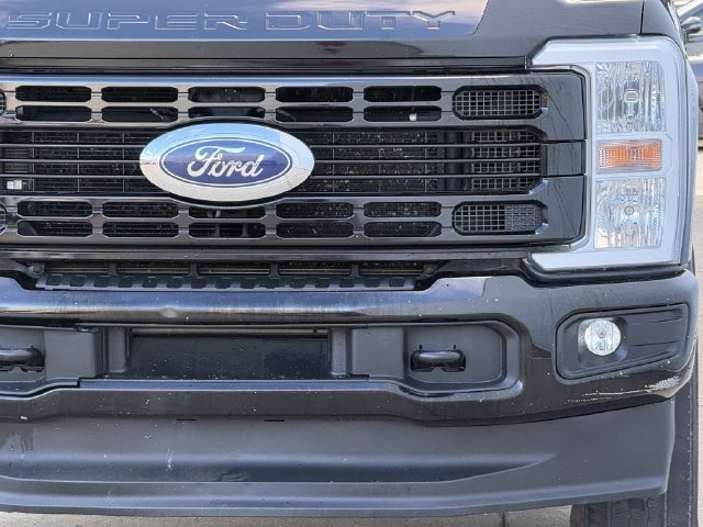 Used 2024 Ford F250 XLT w/ FX4 Off-Road Package AWD/4WD image 8