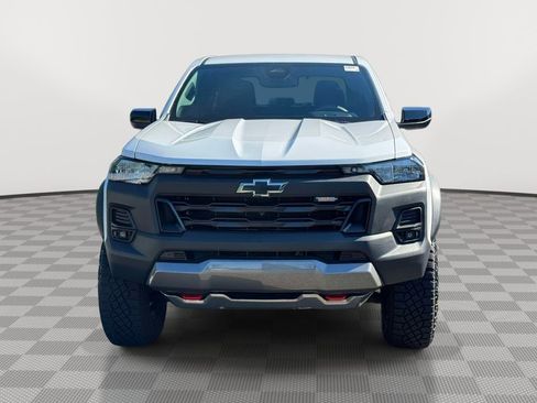 Used 2024 Chevrolet Colorado Trail Boss w/ Technology Package AWD/4WD image 2