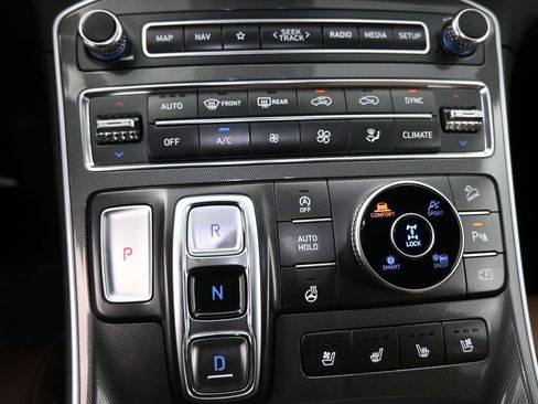 Used 2021 Hyundai Santa Fe Calligraphy AWD/4WD image 16