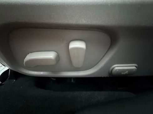 Used 2015 Subaru Forester 2.5i Touring w/ Eyesight & Navigation System image 14