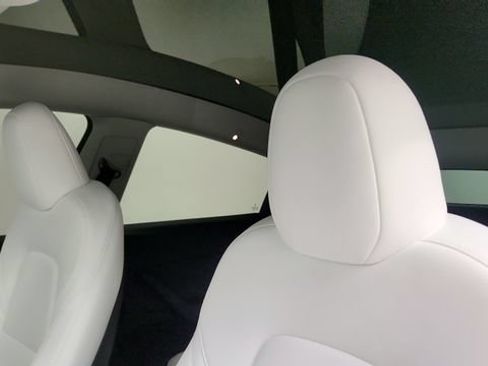 Used 2023 Tesla Model Y Long Range AWD/4WD image 47