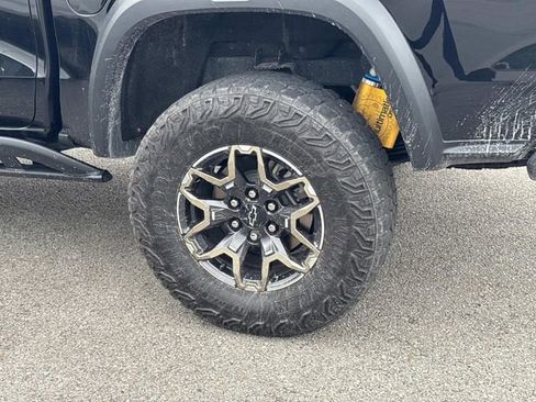 Used 2024 Chevrolet Colorado ZR2 w/ ZR2 Convenience Package III AWD/4WD image 8