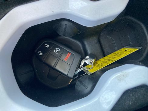 Used 2016 Jeep Renegade Latitude AWD/4WD image 39