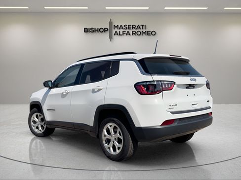 Used 2024 Jeep Compass Latitude AWD/4WD image 3