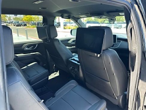 Used 2021 Chevrolet Suburban Z71 w/ Luxury Package AWD/4WD image 13