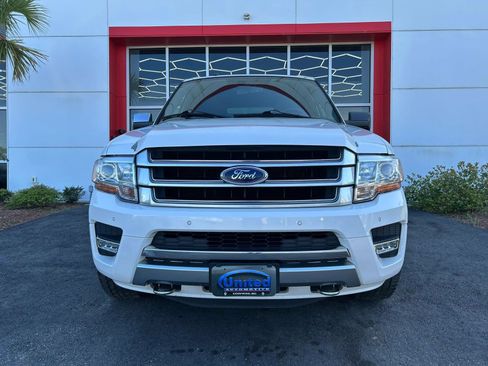 Used 2017 Ford Expedition Platinum AWD/4WD image 2
