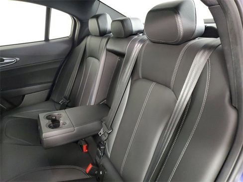 Used 2022 Alfa Romeo Giulia Sprint image 11