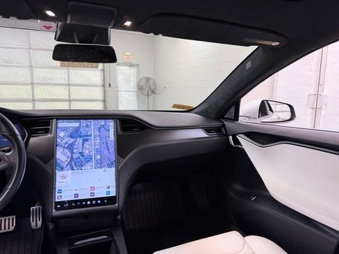 Used 2020 Tesla Model S Performance AWD/4WD image 30