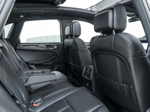 New 2025 Porsche Macan Turbo image 27