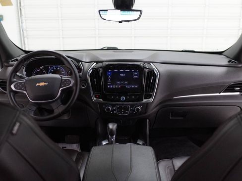 Used 2023 Chevrolet Traverse High Country FWD image 34
