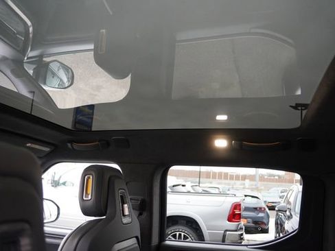 Used 2022 Rivian R1T Launch Edition image 19