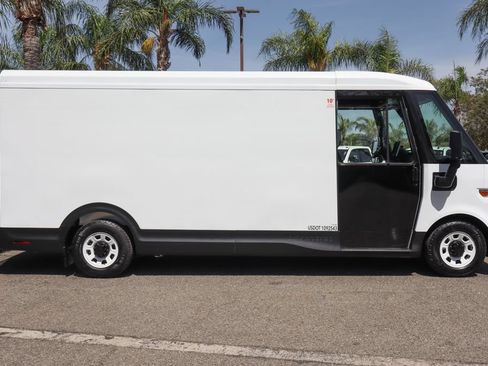 Used 2024 Chevrolet Brightdrop 600 w/ Commercial Equipment Package AWD/4WD image 11