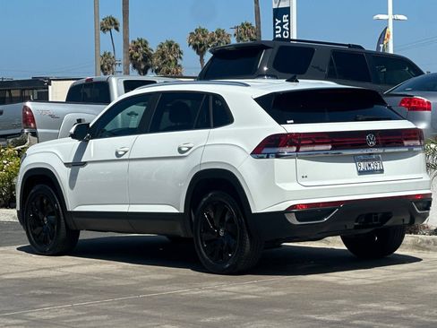 Used 2024 Volkswagen Atlas Cross Sport SE w/ Black Wheel Package FWD image 6