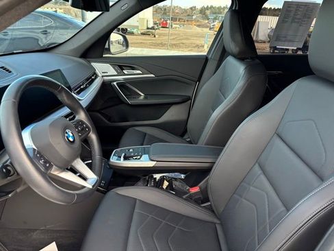 Used 2023 BMW X1 xDrive28i w/ Premium Package image 12