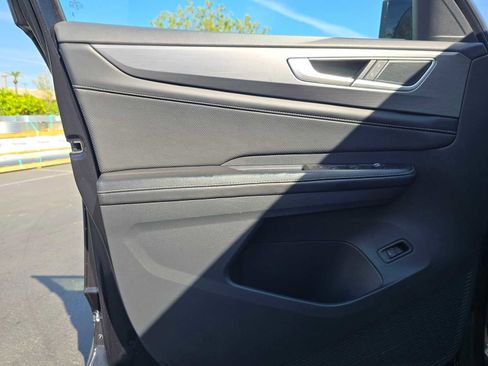 Used 2024 Volkswagen Atlas Cross Sport SE image 20