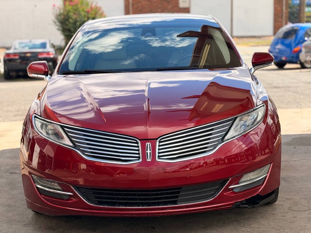 Used 2013 Lincoln MKZ FWD image 3