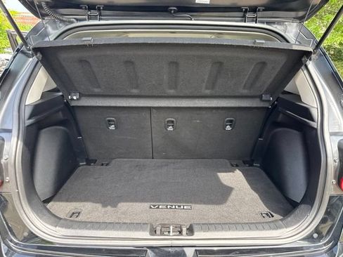 Used 2021 Hyundai Venue SE FWD image 34