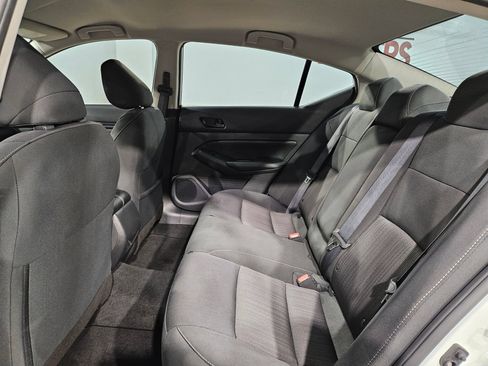 Used 2025 Nissan Altima 2.5 SV FWD image 34